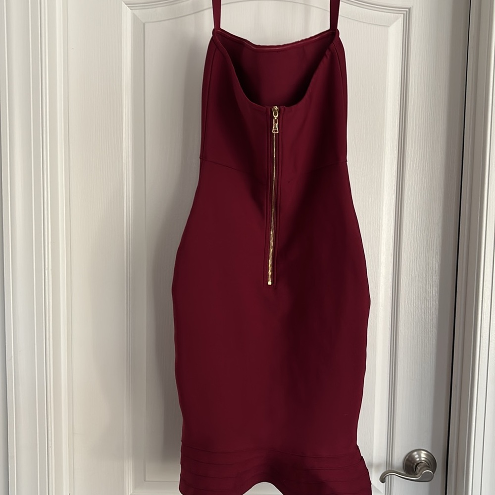 Red Dress - Picture 4 of 6